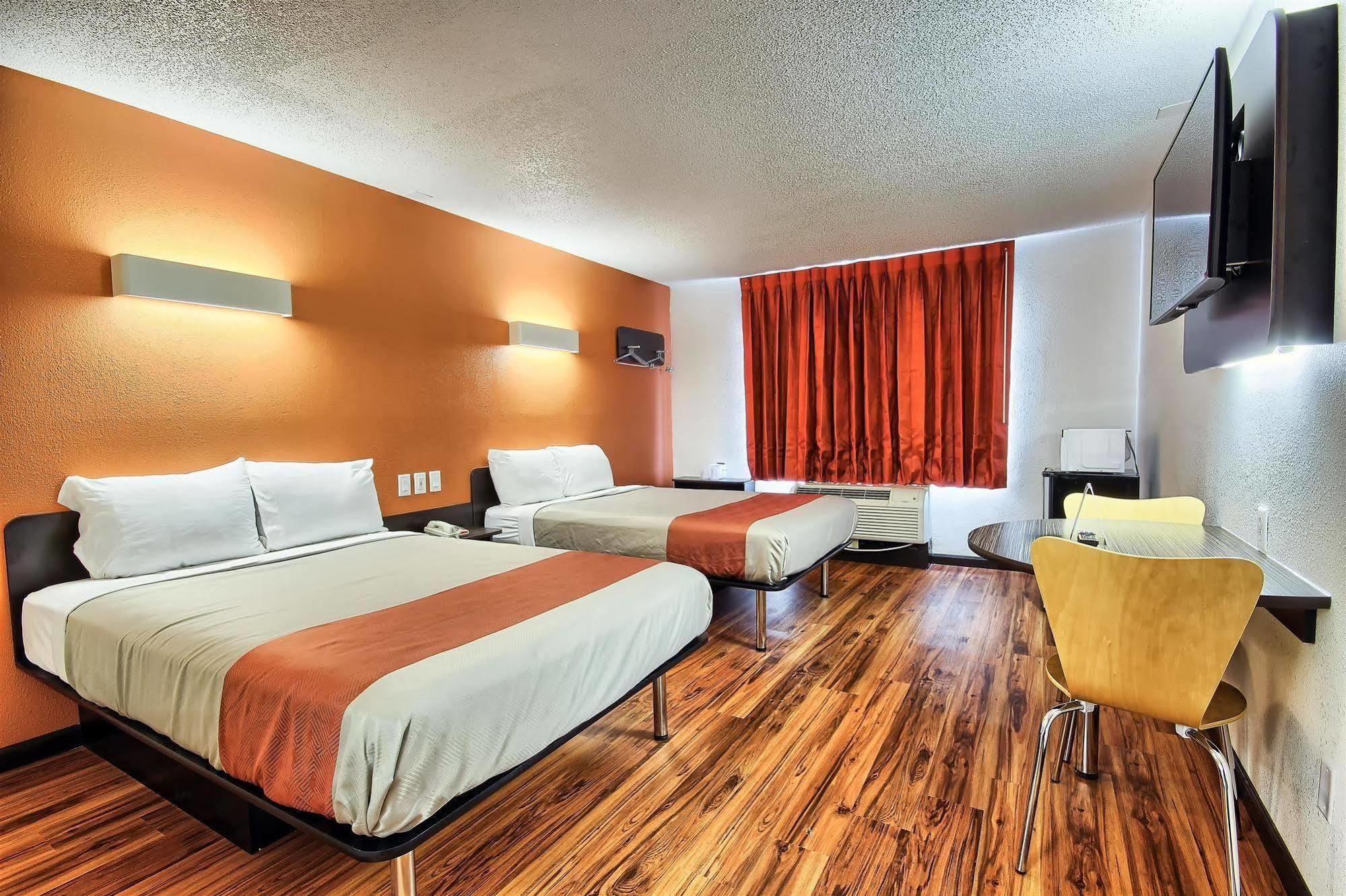 6-columbus, Oh - West Hotel 2*