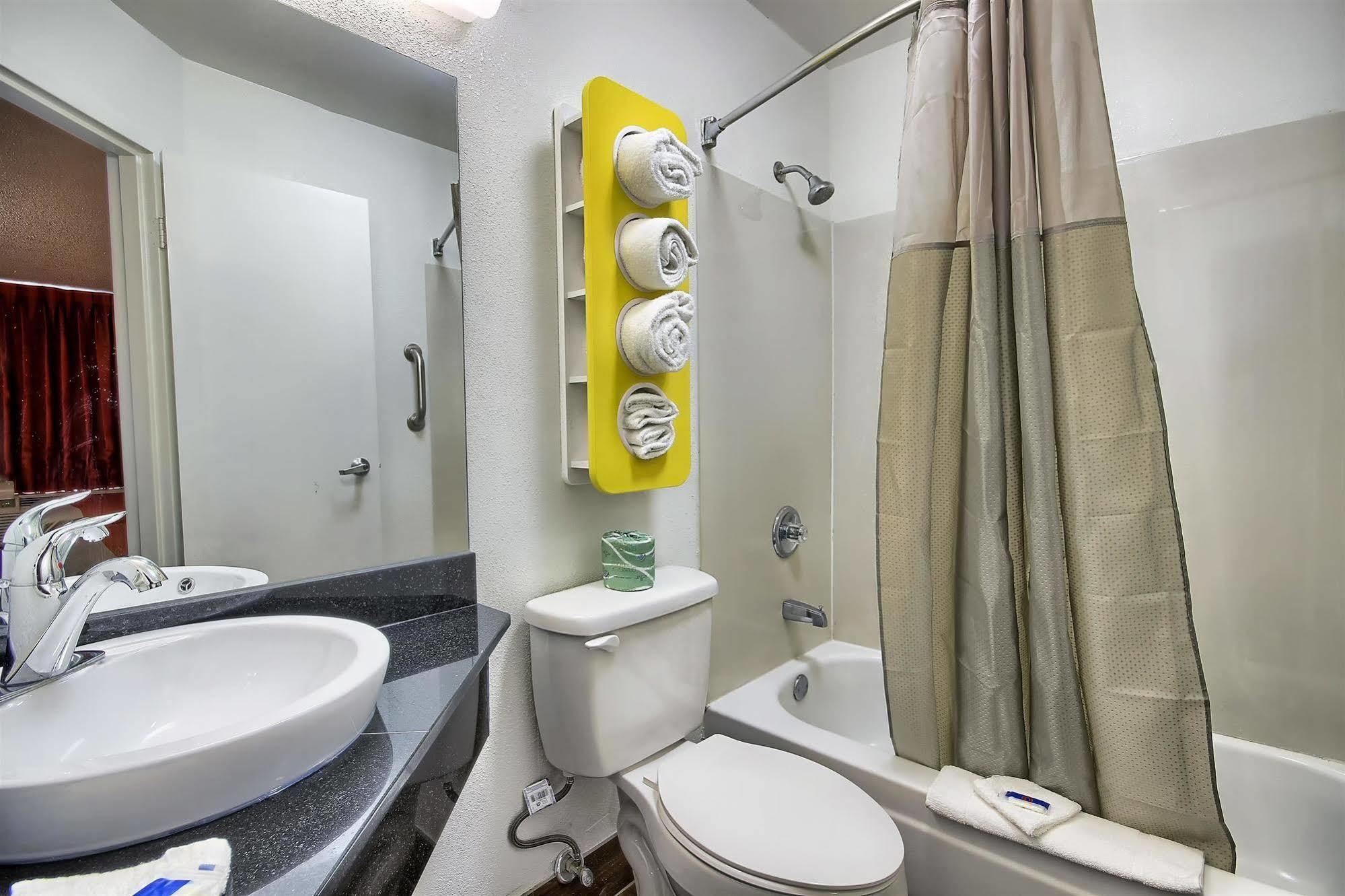 6-columbus, Oh - West Hotel